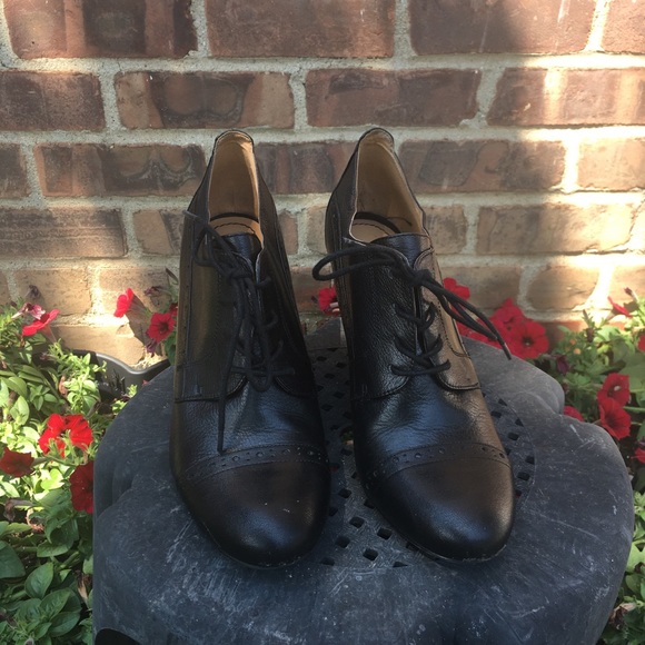 Size 10 Nine West Black Leather Wedges - Picture 9 of 10